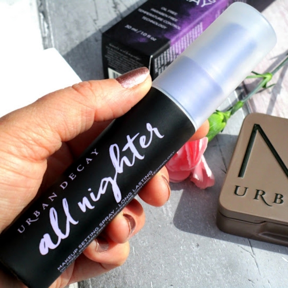Urban Decay All Nighter - Picture 2 of 3